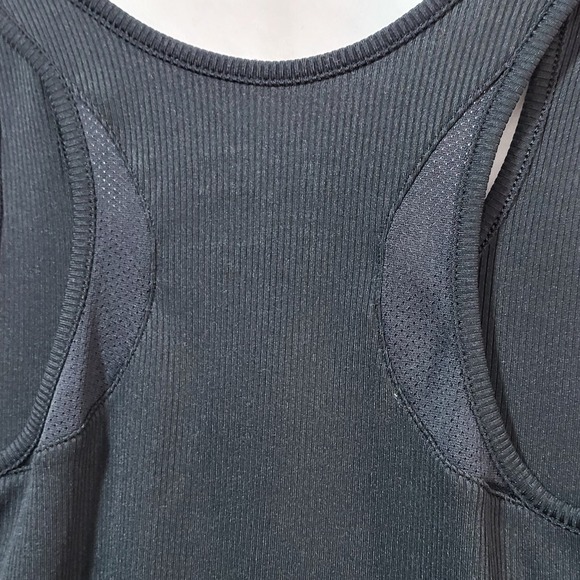 Under Armour HeatGear Ribbed Racerback Tank Top Black Womens XS Fitted Mesh - Picture 6 of 7